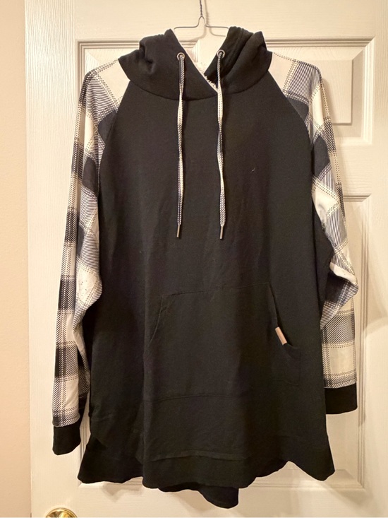 Maurices Tops - Maurices Black Hoodie with White & Black Plaid Raglan Sleeves